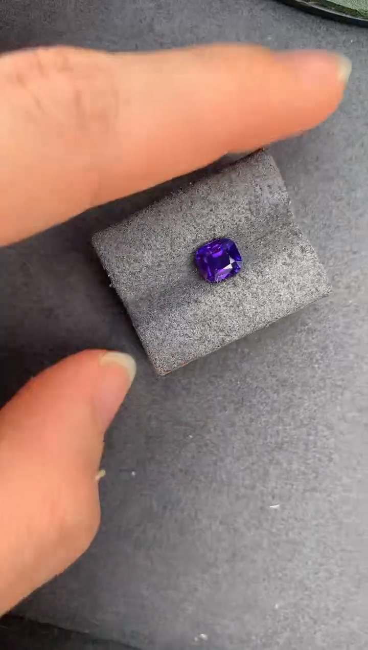 【闪购商品】彩色蓝宝石裸石未镶嵌1.6ct无烧紫蓝宝