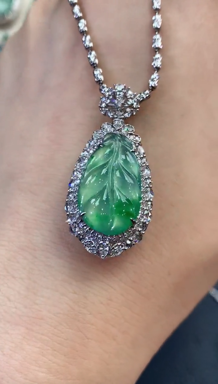 【闪购商品】翡翠吊坠(不含链)18K金镶嵌C105 