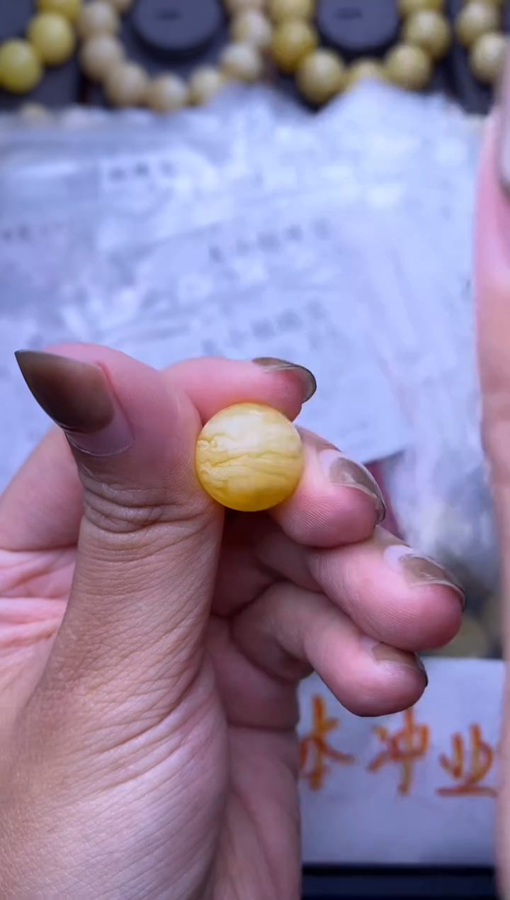 裸石琥珀未镶嵌大小姐珠宝107