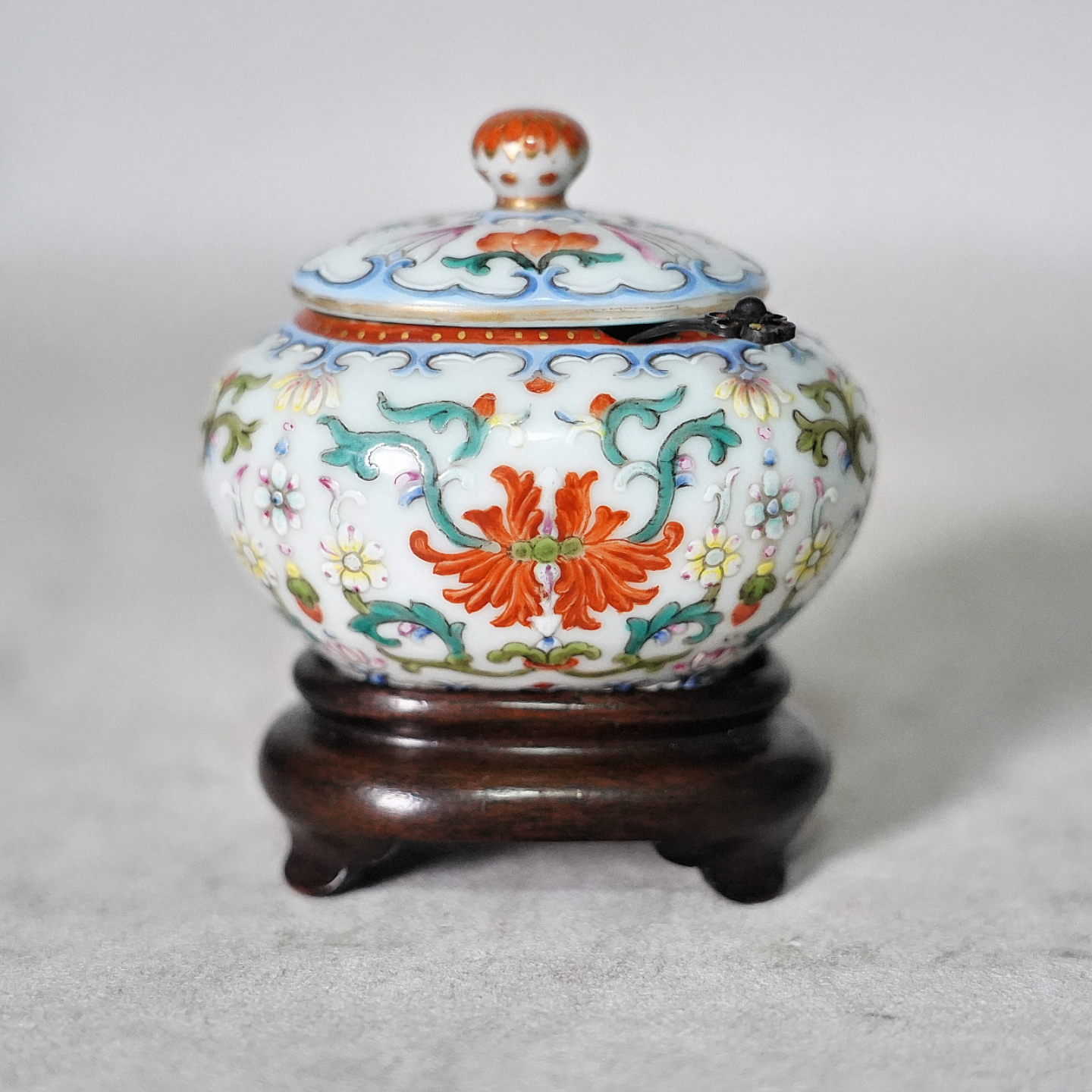 文华藏珍第391期拍品 15 清代 粉彩水盂