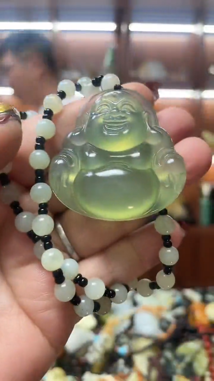 未镶嵌蛇纹石玉吊坠    
