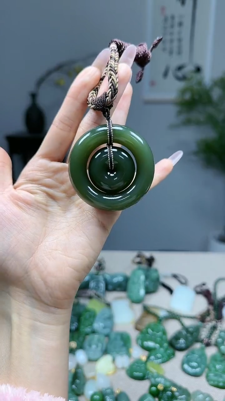 未镶嵌和田玉挂件1