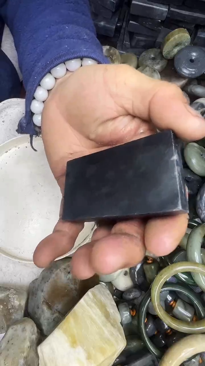 未镶嵌和田玉珠宝半成品毛料