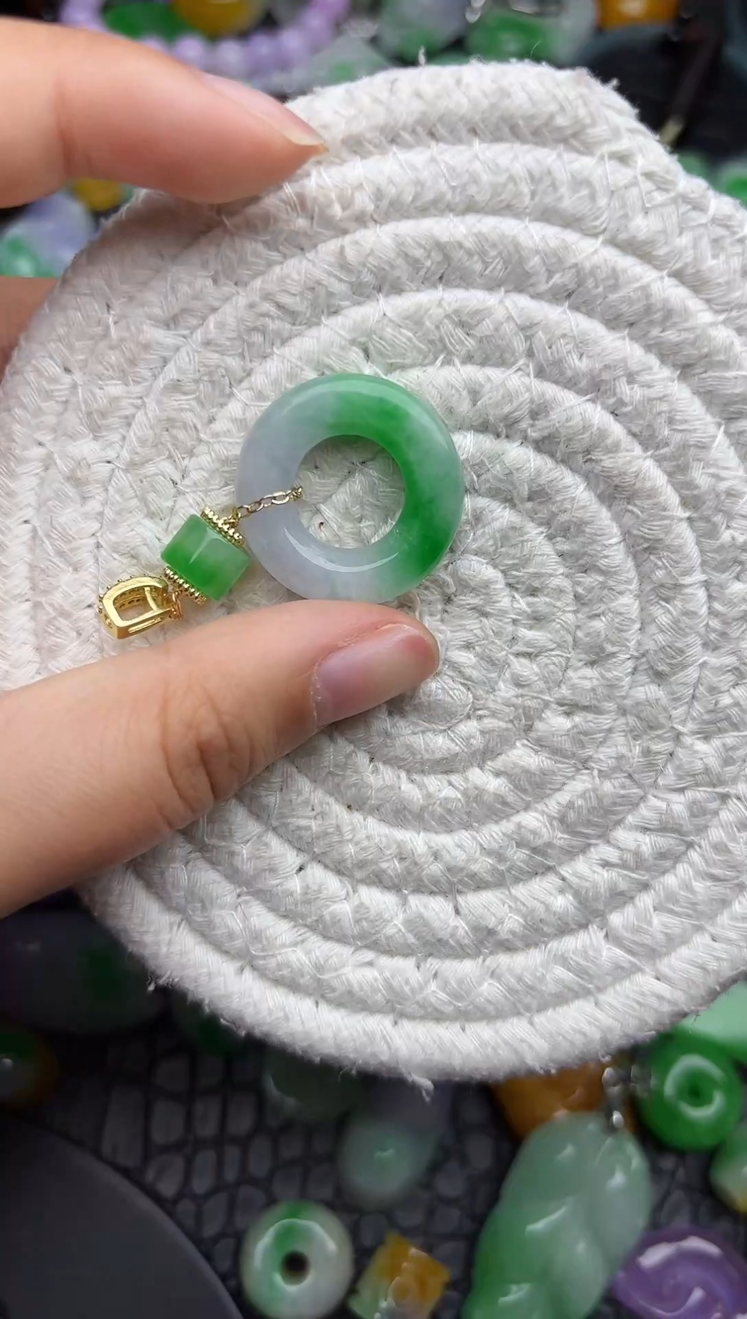 颈饰未镶嵌翡翠缅甸翡翠吊坠