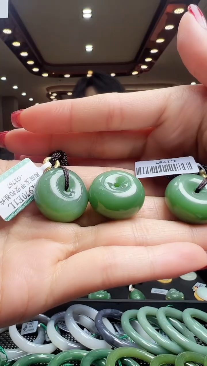 【闪购商品】和田玉挂件未镶嵌一个 多样性发1件