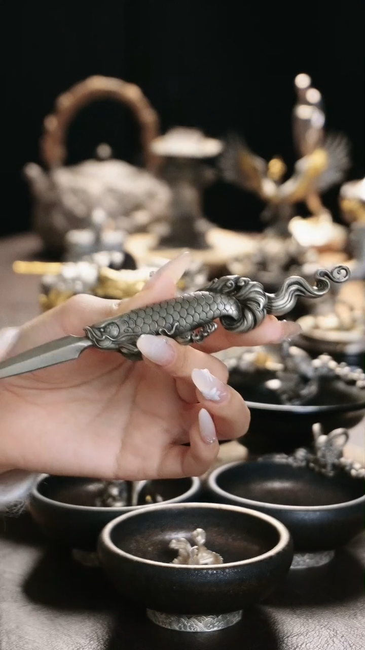 【闪购商品】复古白铜银色龙鱼设计