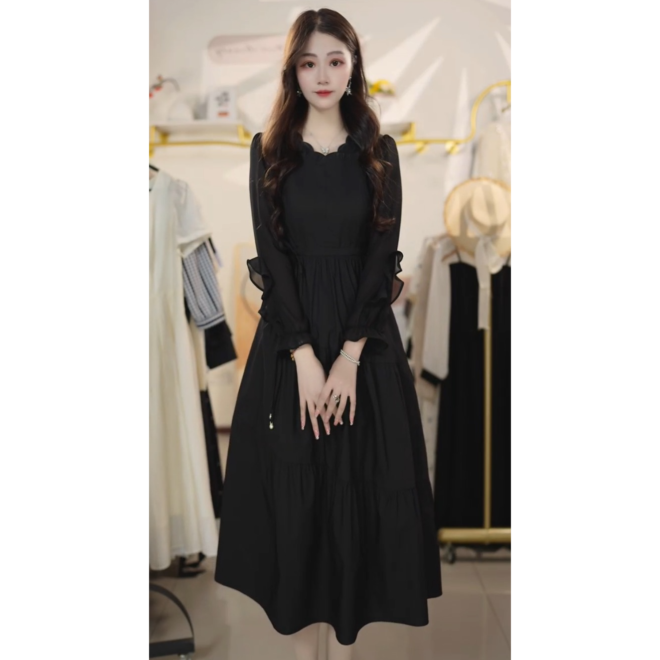 黑色连衣裙女2025秋季新款优雅气质减龄收腰显瘦连衣裙Y548197