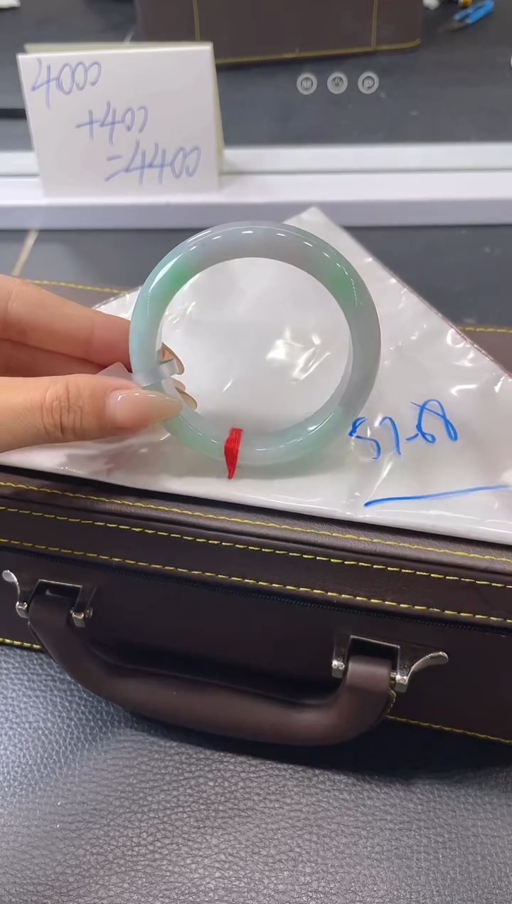 【闪购商品】翡翠手镯未镶嵌手镯