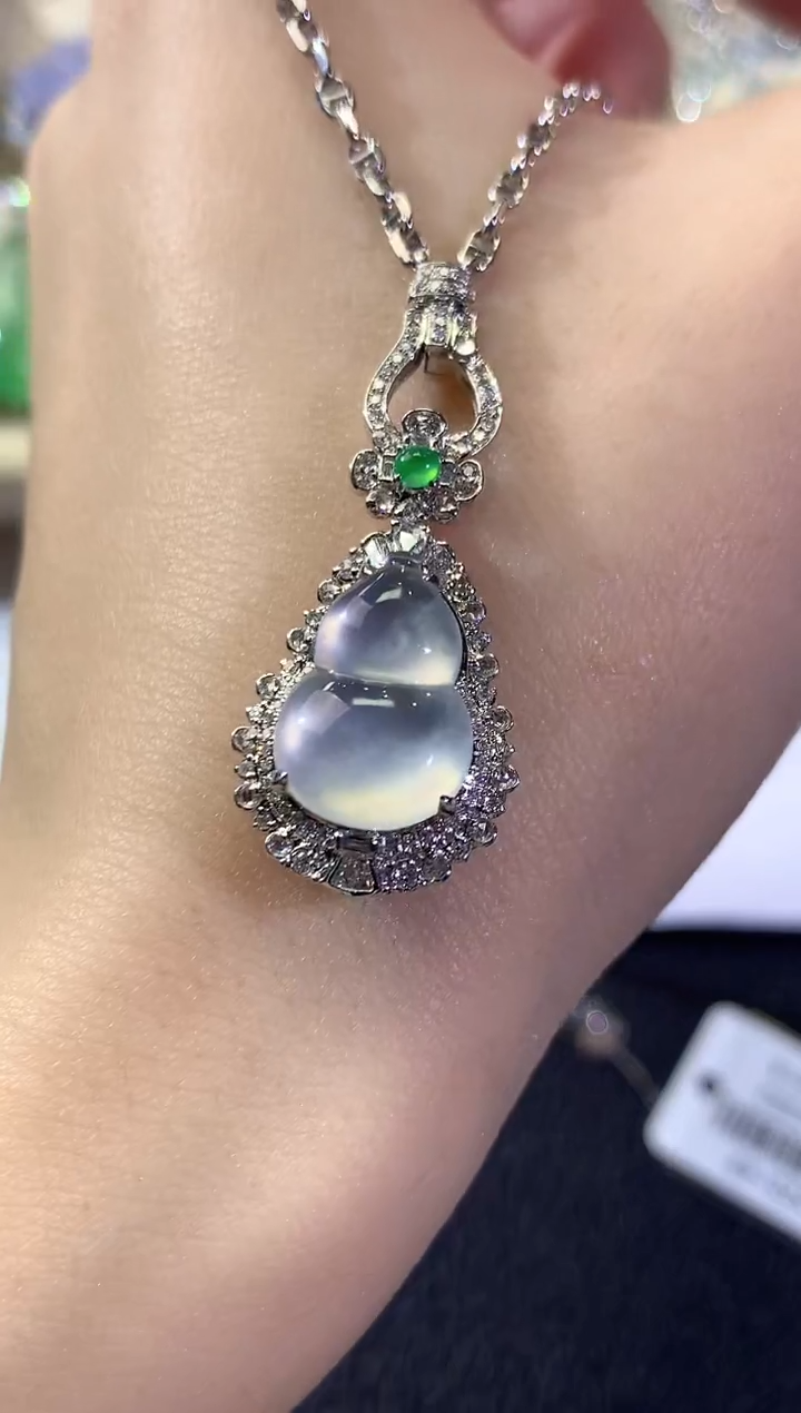 吊坠(不含链)18K金镶嵌翡翠冬日珠宝W73