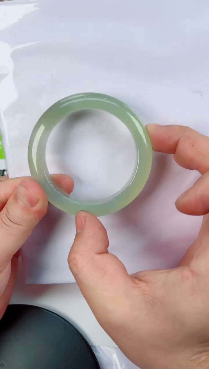 【闪购商品】石英质玉手镯未镶嵌65