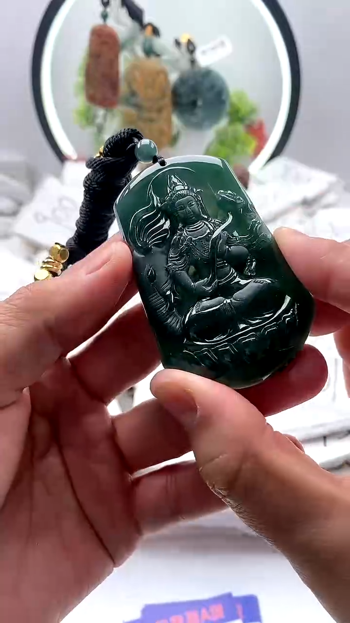 【闪购商品】翡翠颈饰未镶嵌普贤