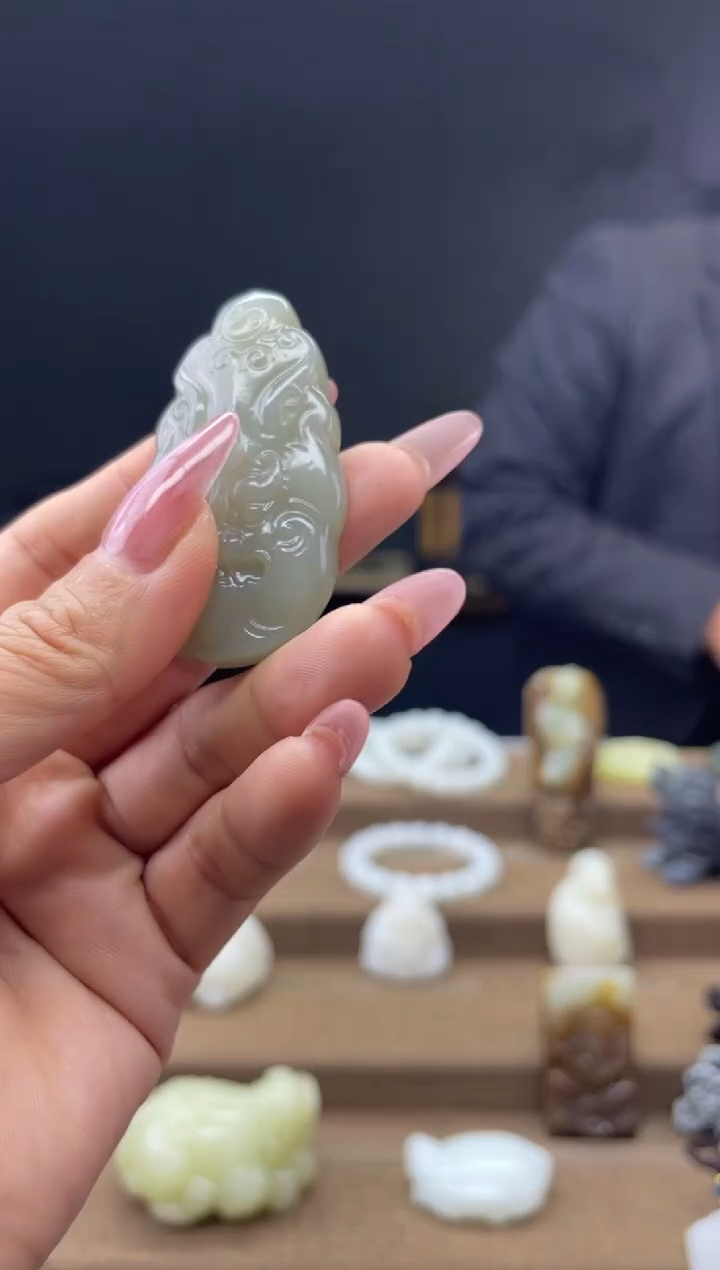 颈饰未镶嵌和田玉1