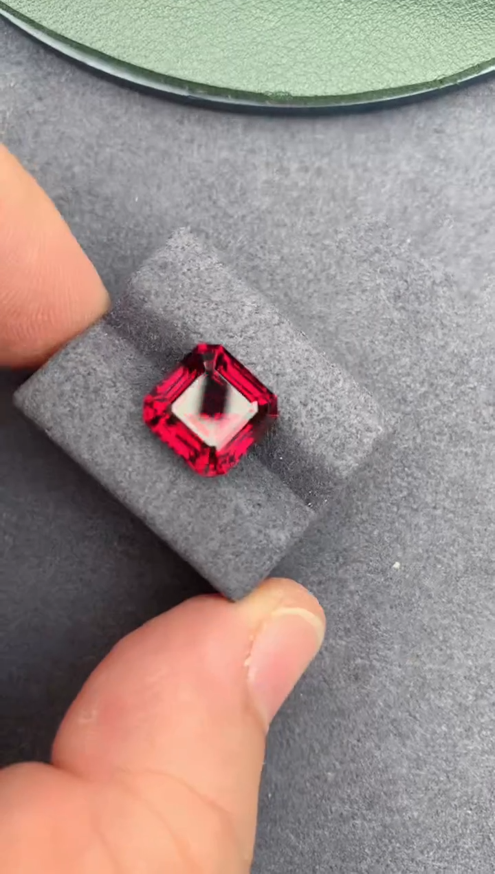 【闪购商品】石榴石裸石未镶嵌7ct 镁铝榴石