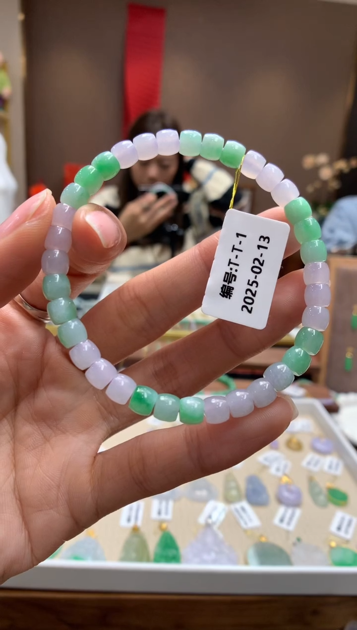 【闪购商品】翡翠颈饰未镶嵌手串