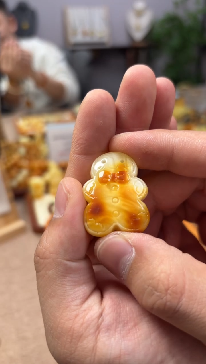 【闪购商品】蜜蜡裸石未镶嵌姜饼人