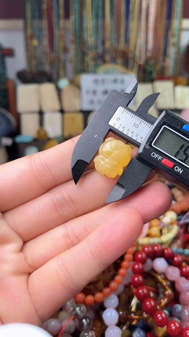 【闪购商品】琥珀裸石未镶嵌（多样性发货 一物一件）6370
