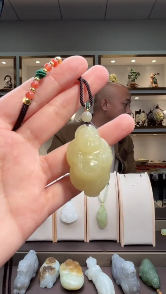 颈饰未镶嵌和田玉苏