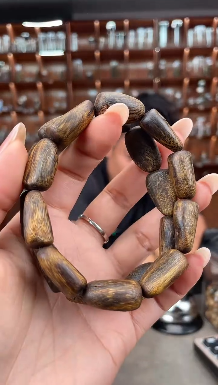 【闪购商品】沉香手串48号老料国香绿奇楠多样性发一条