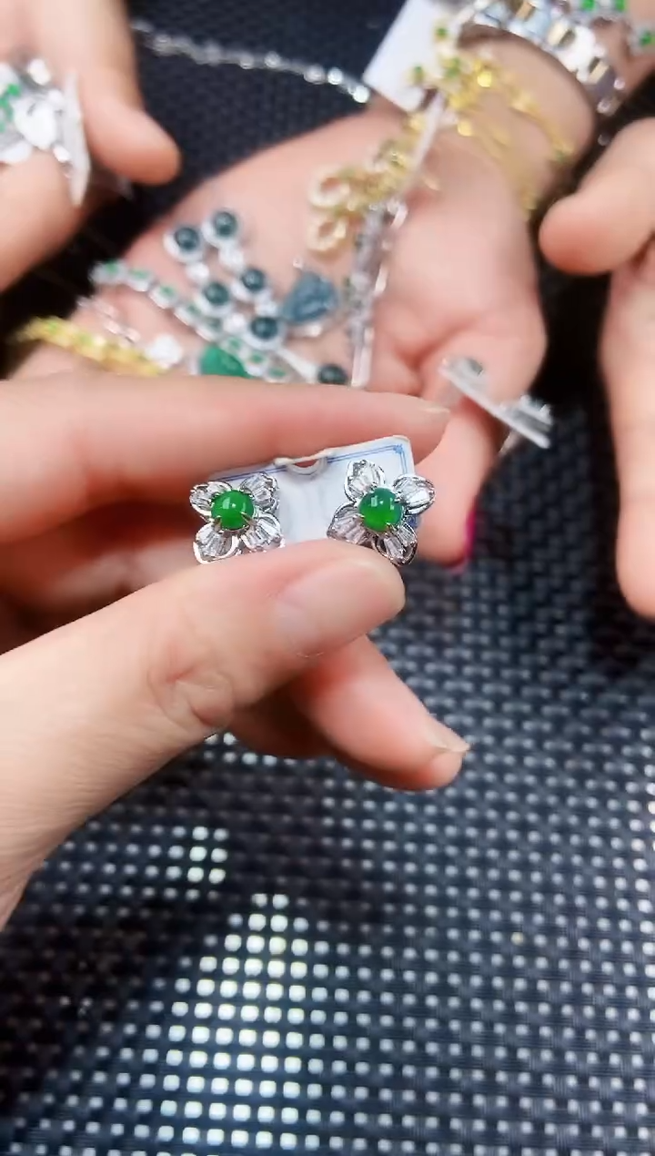【闪购商品】翡翠耳饰未镶嵌111111111