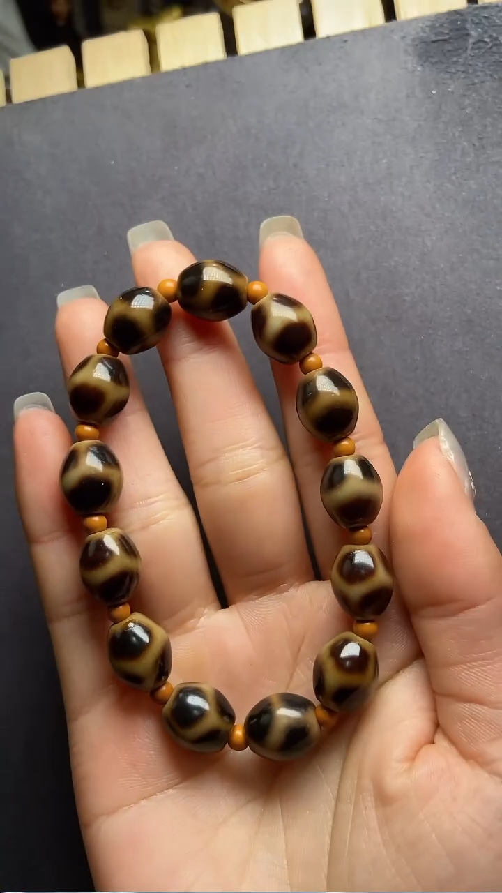 【闪购商品】玛瑙/玉髓珠宝奇石未镶嵌条纹玛瑙