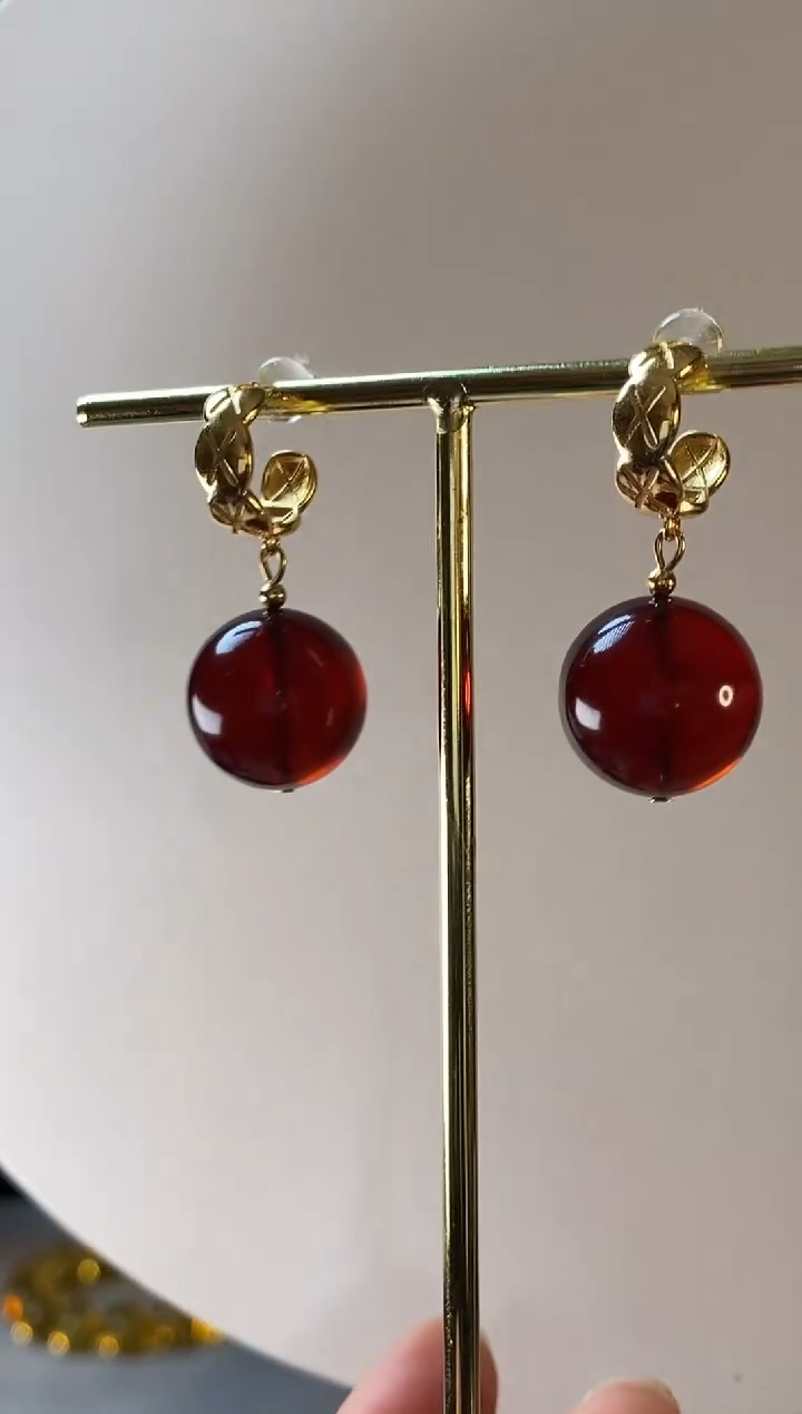 【闪购商品】琥珀耳饰银S925镶嵌血珀圆珠耳环15+