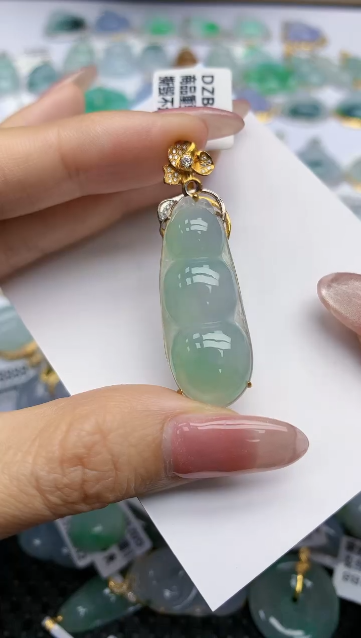 【闪购商品】翡翠挂件18K金镶嵌天然翡翠A货