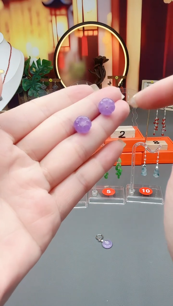 未镶嵌石英质玉（非洲翠）耳钉紫耳钉