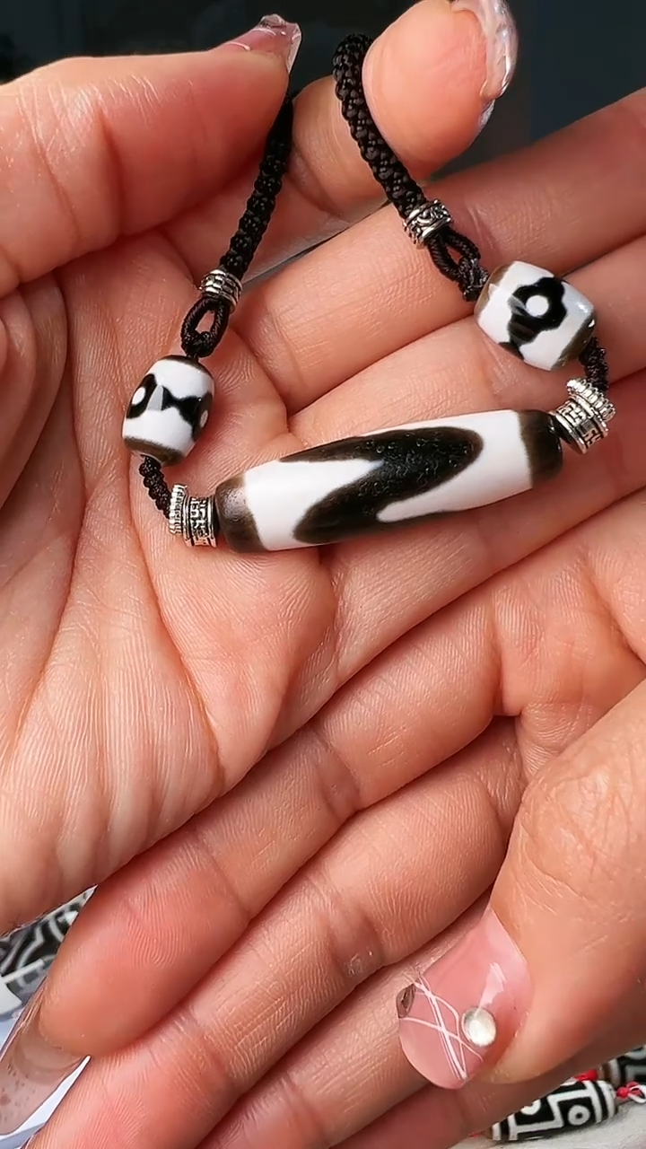 【闪购商品】玛瑙/玉髓颈饰未镶嵌虎牙