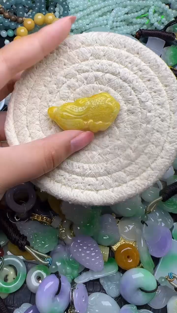 翡翠未镶嵌颈饰天然缅甸翡翠吊坠