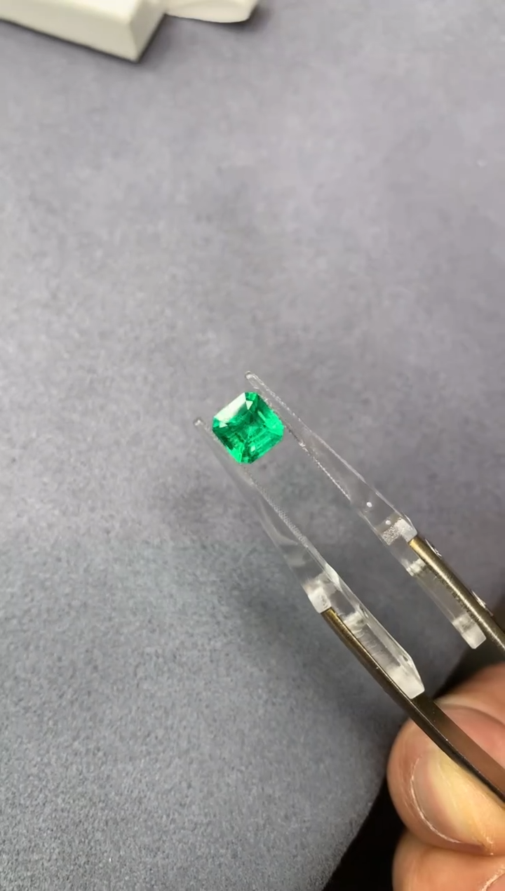 【闪购商品】祖母绿裸石未镶嵌1.2ct 32