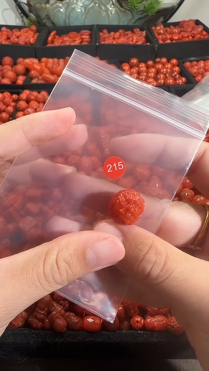 颈饰未镶嵌南红玛瑙1