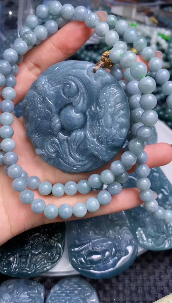 【闪购商品】翡翠颈饰未镶嵌             