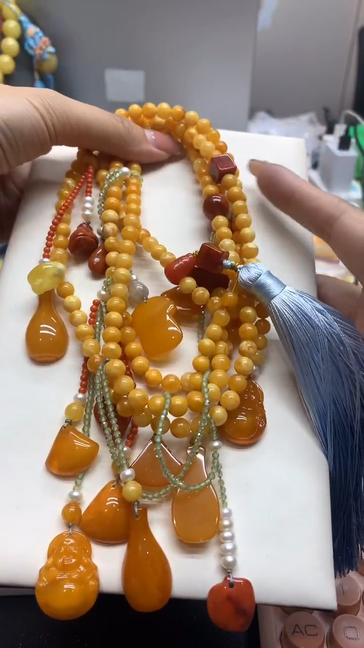 未镶嵌琥珀珠宝奇石764