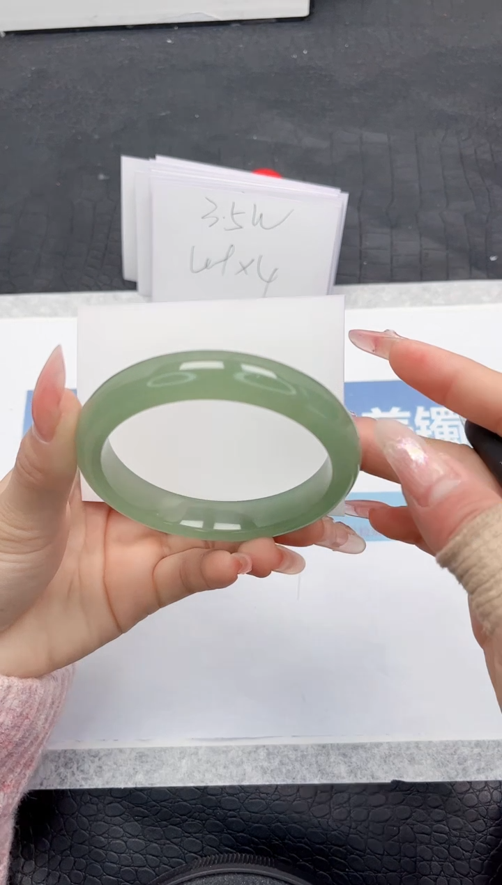 【闪购商品】石英质玉手镯未镶嵌K309-60