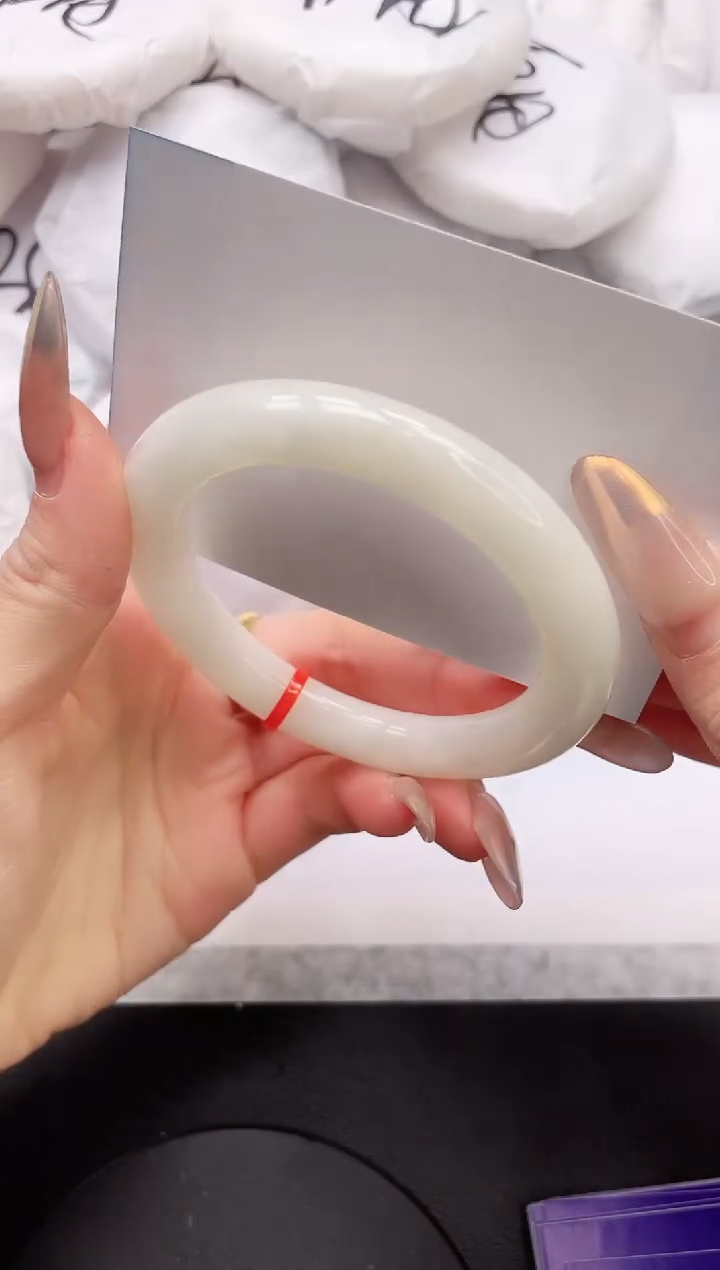 【闪购商品】和田玉手镯未镶嵌17K43-56