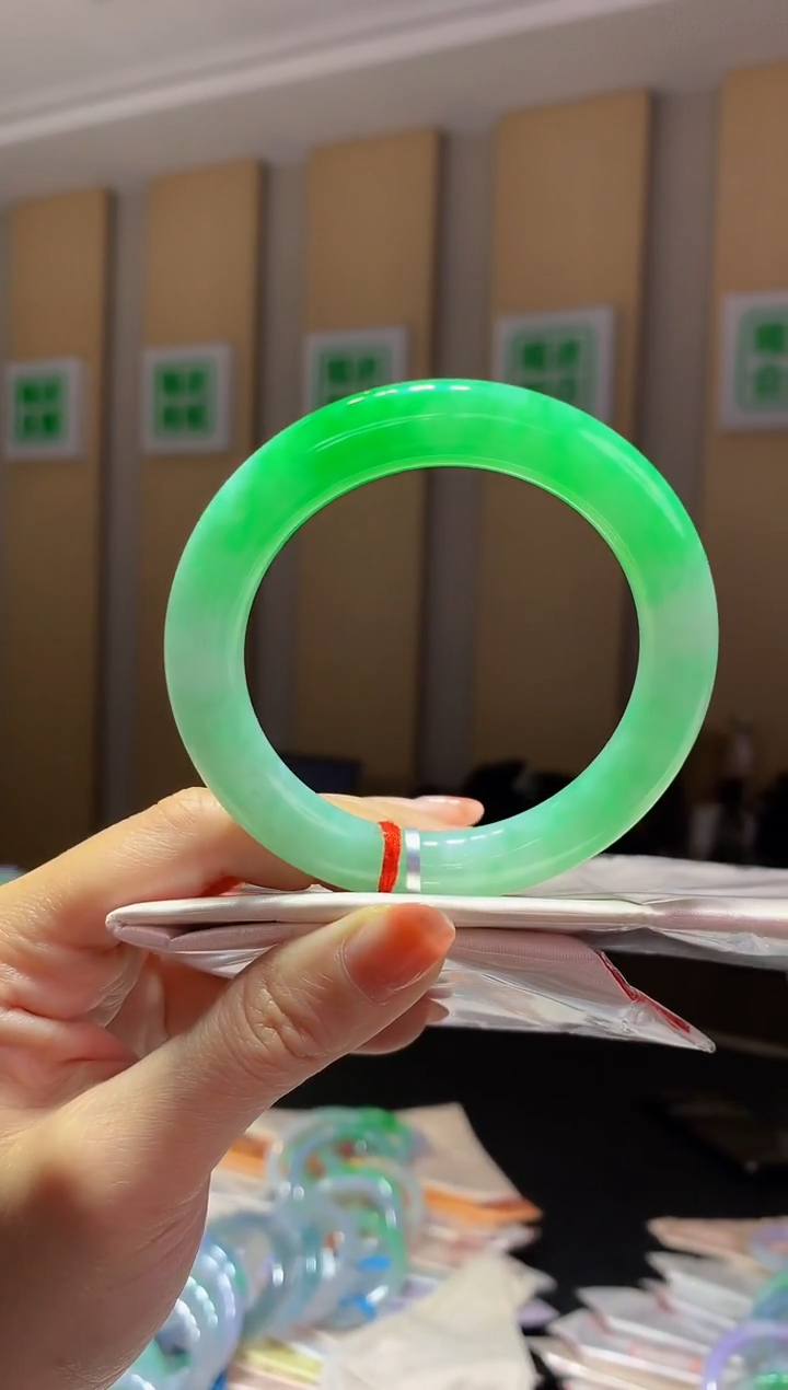 未镶嵌手镯翡翠-Q317 圈口56.5 全款37万 定金2万