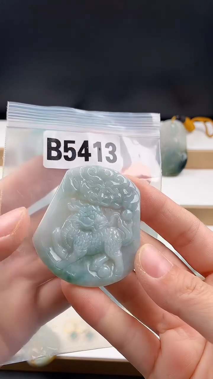 颈饰未镶嵌翡翠天然翡翠吊坠挂件