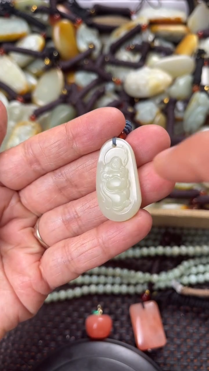 【闪购商品】和田玉颈饰未镶嵌多样性发货没有证书拍一发一有瑕