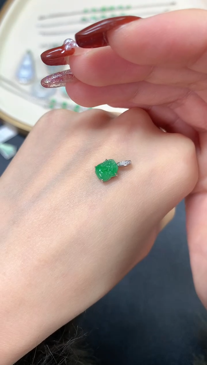 【闪购商品】翡翠吊坠(不含链)18K金镶嵌1980