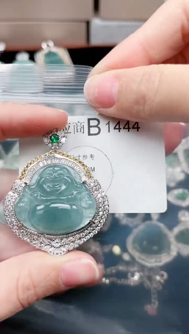 【闪购商品】翡翠颈饰未镶嵌1444赠皮绳