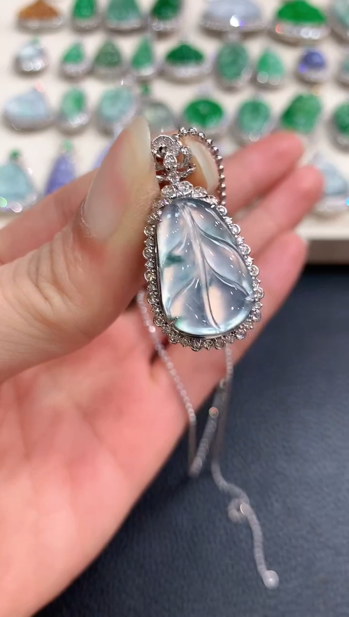 【闪购商品】翡翠吊坠(不含链)18K金镶嵌n56     