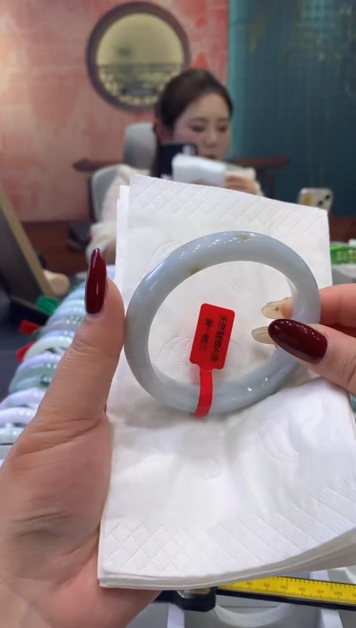 【闪购商品】翡翠手镯未镶嵌多人0015638