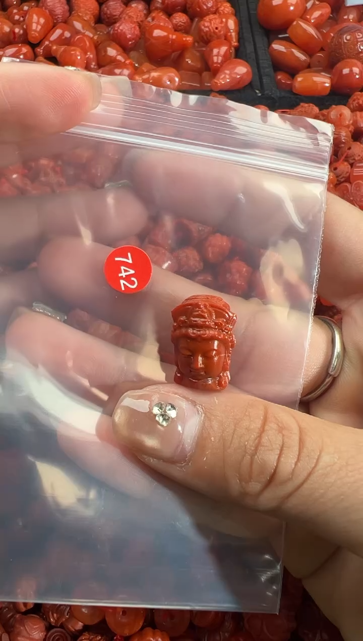 南红玛瑙未镶嵌颈饰1