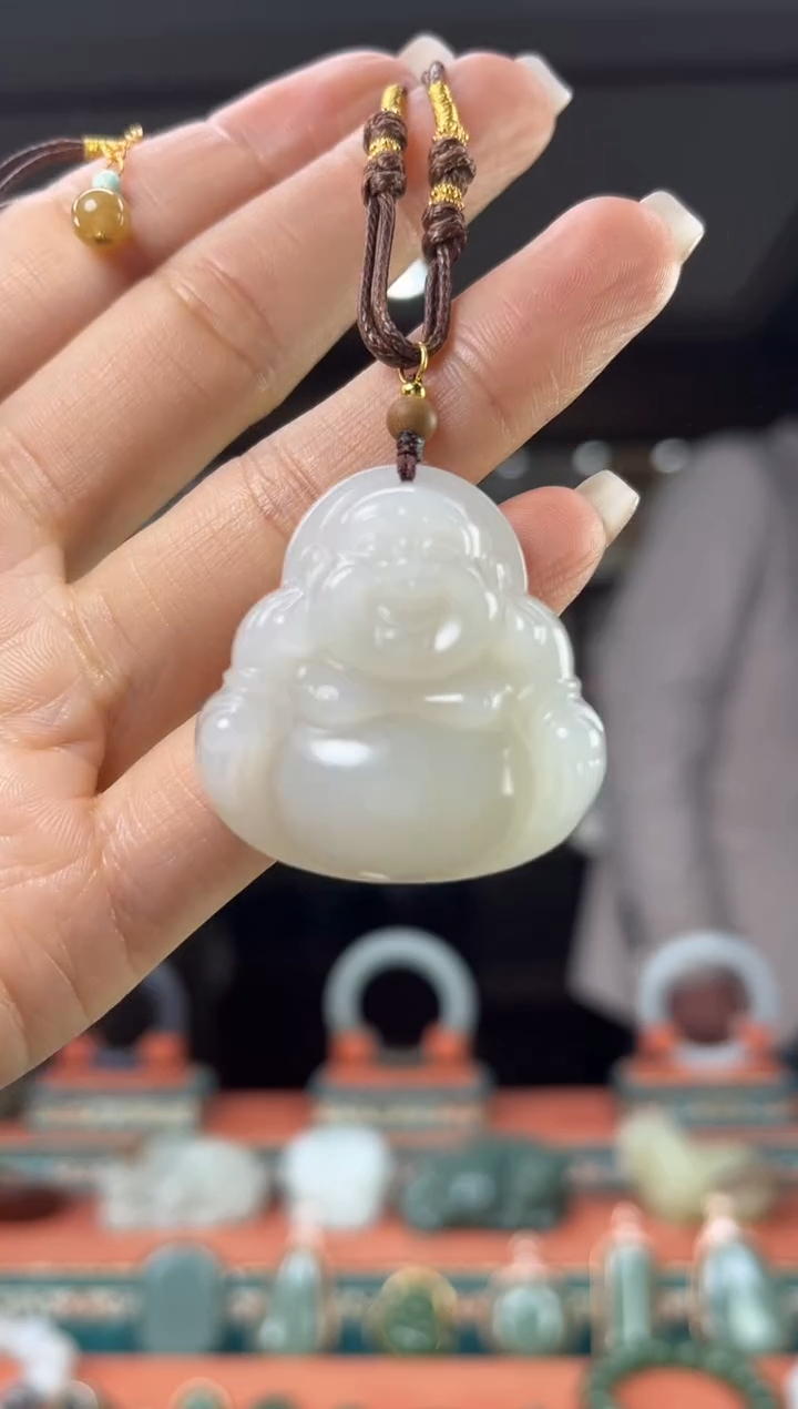 颈饰未镶嵌和田玉佩佩