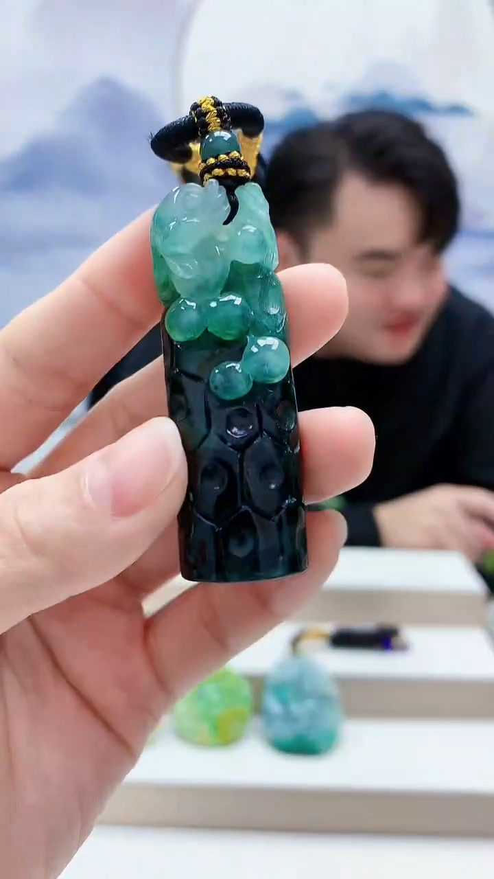 未镶嵌定制翡翠5060lr-毛货挂件93