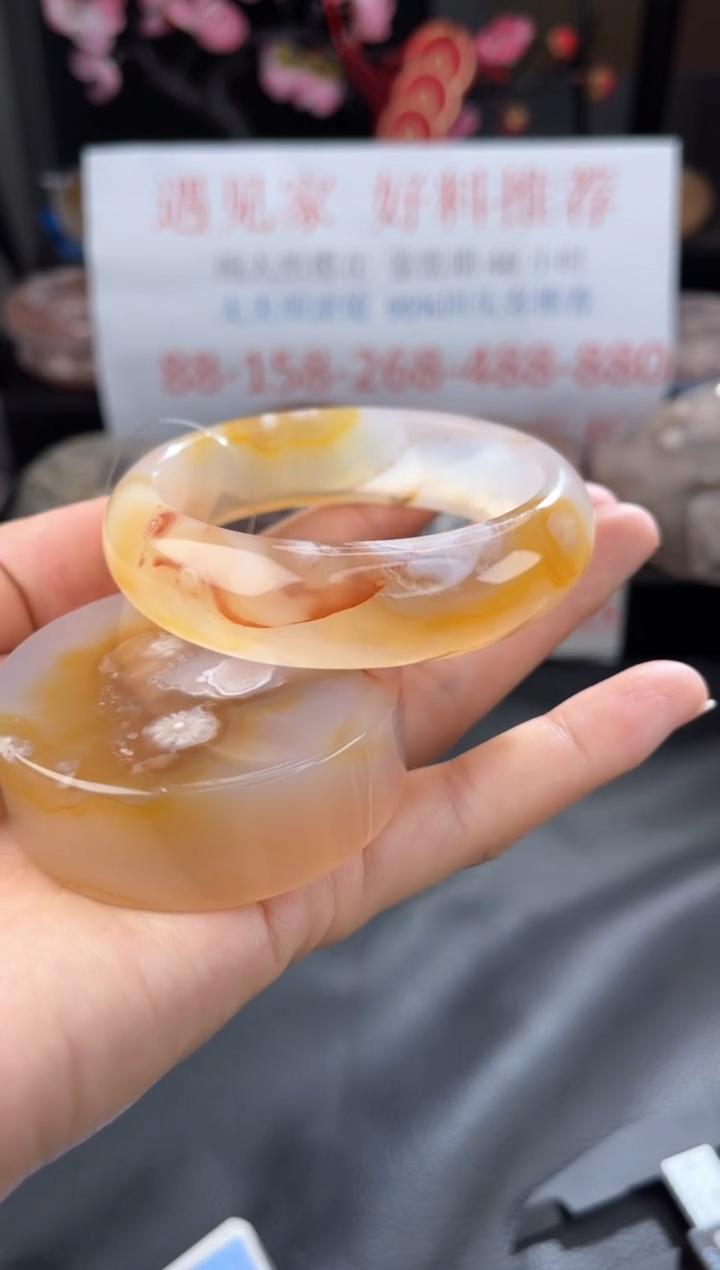 【闪购商品】石英质玉手镯未镶嵌57