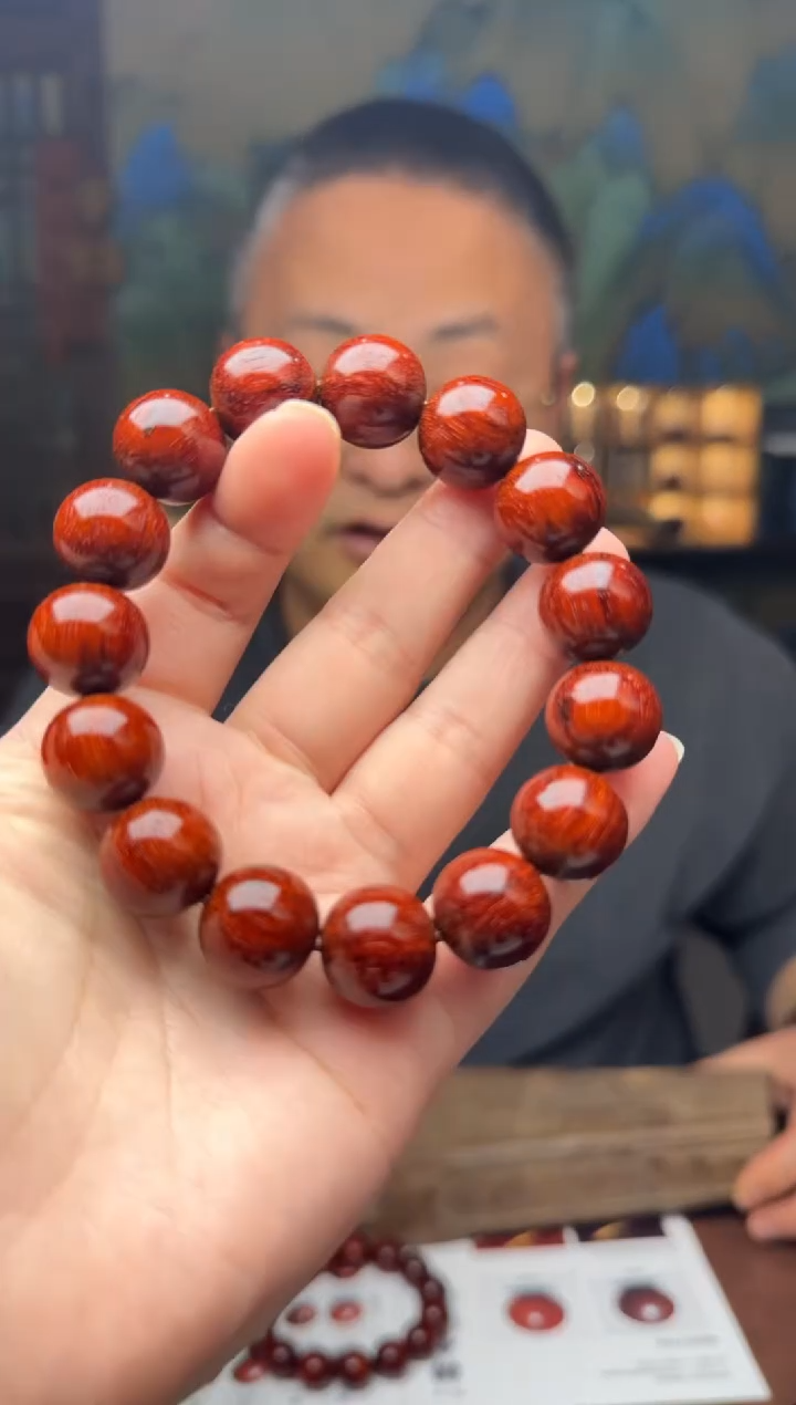 【闪购商品】小叶紫檀手串/手链1.5*15颗原汁原味黑飘红泥料