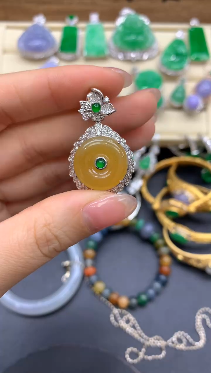 【闪购商品】翡翠颈饰18K金镶嵌555-中国好珍宝