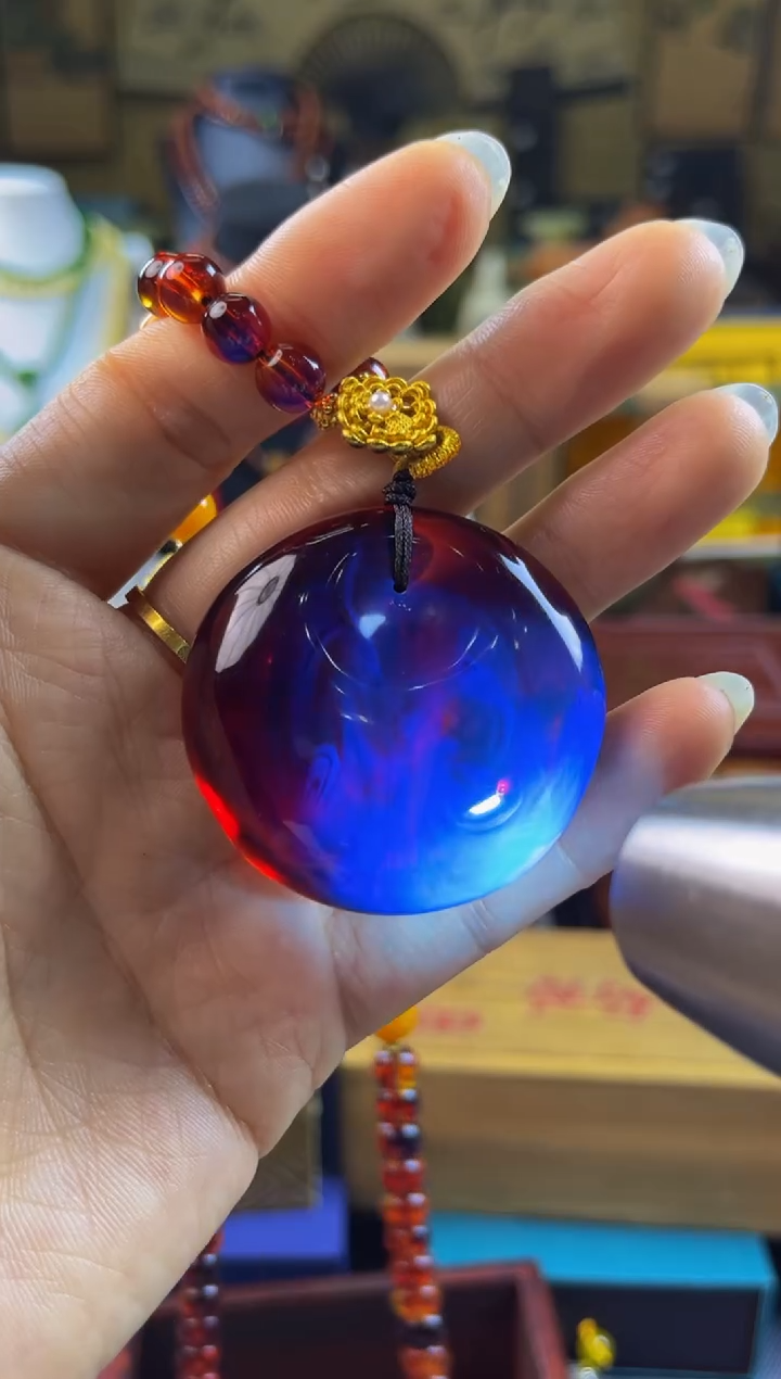 未镶嵌吊坠(赠链)血珀天然原矿