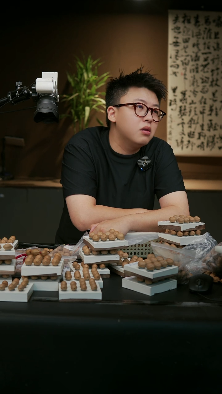 橄榄核手串/手链二*糊三面佛定金